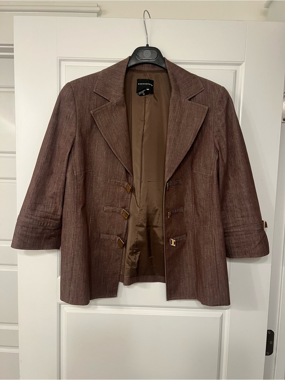 NWOT Doncaster cotton blend brown 3/4 sleeve jacket with gold clasps. Size 12